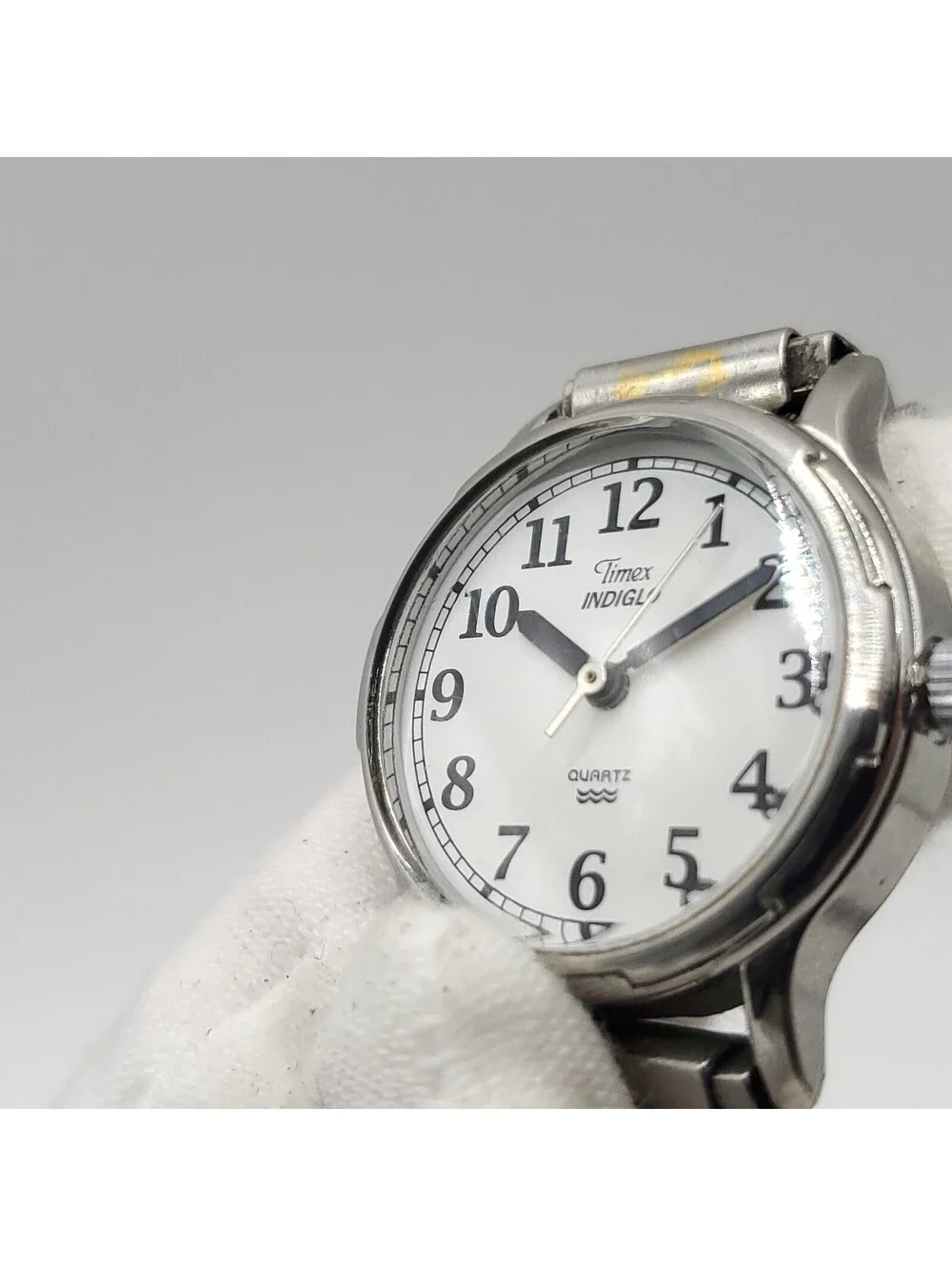 1999 Timex Indiglo Quartz Womens Watch 24mm Silver Tone  New Battery